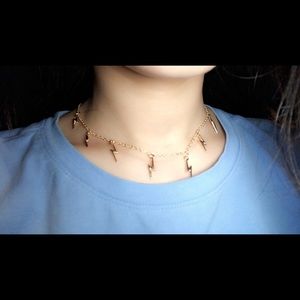 Thunder bolt choker